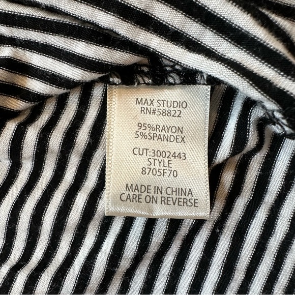 Max Studio Black & White Stripe Flutter Sleeve Top - Picture 4 of 4